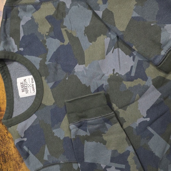 Blake Shelton x Lands' End Men's Serious Sweats Crewneck Sweatshirt - Picture 2 of 9